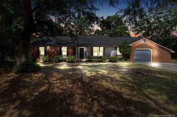 2053 Lothbury Dr, Fayetteville, NC 28304