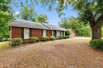 2053 Lothbury Dr, Fayetteville, NC 28304