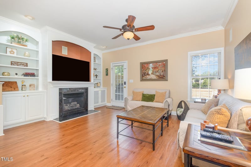 2053 Thornblade Dr, Raleigh, NC 27604