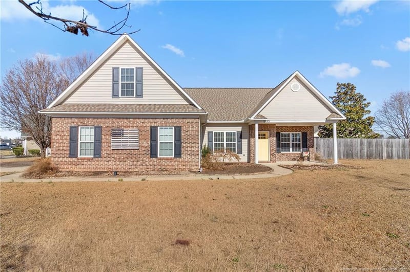2053 Yellowbrick Rd, Fayetteville, NC 28314