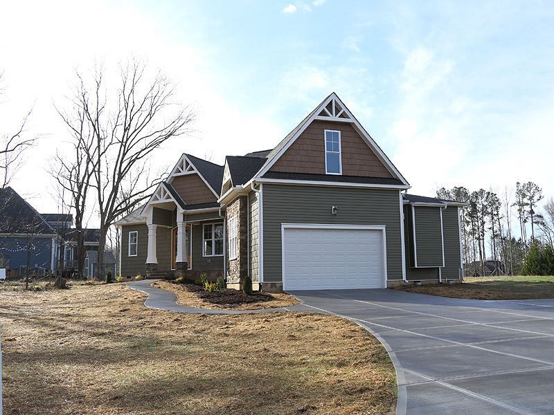 2054 Montgomery Dr, Franklinton, NC 27525