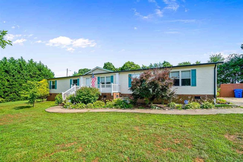 2055 Whitehead Dr, Snow Camp, NC 27349