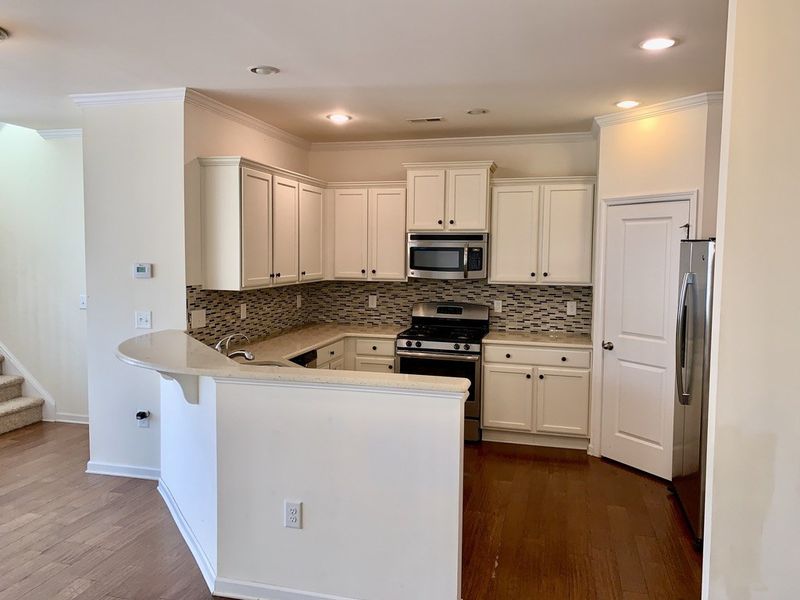 2056 Tanners Mill Dr, Durham, NC 27703