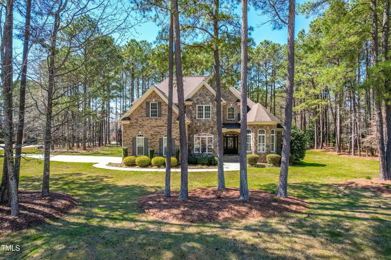 2057 Queen Charlotte Pl, Raleigh, NC 27610