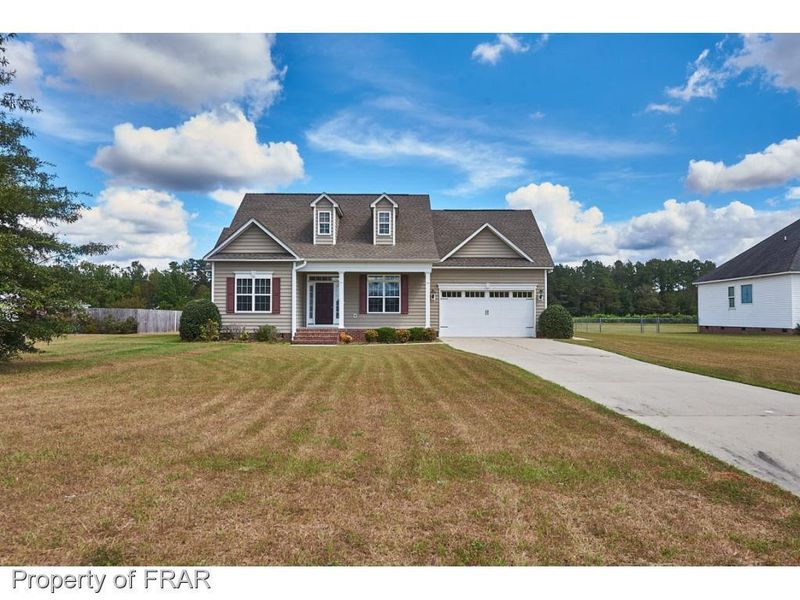 2059 Teesdale Dr, Hope Mills, NC 28348