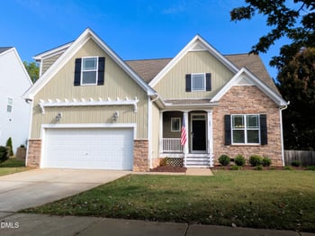 206 Acorn Falls Ct, Holly Springs, NC 27540
