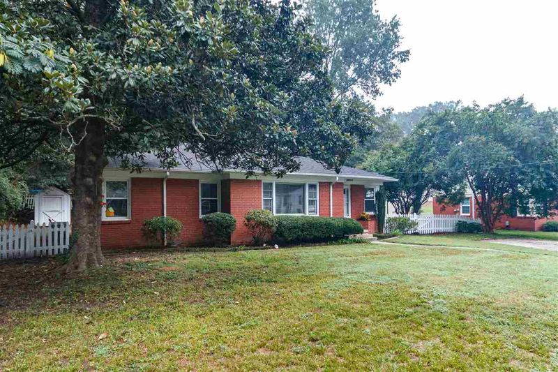 206 N Aiken St, Fuquay Varina, NC 27526