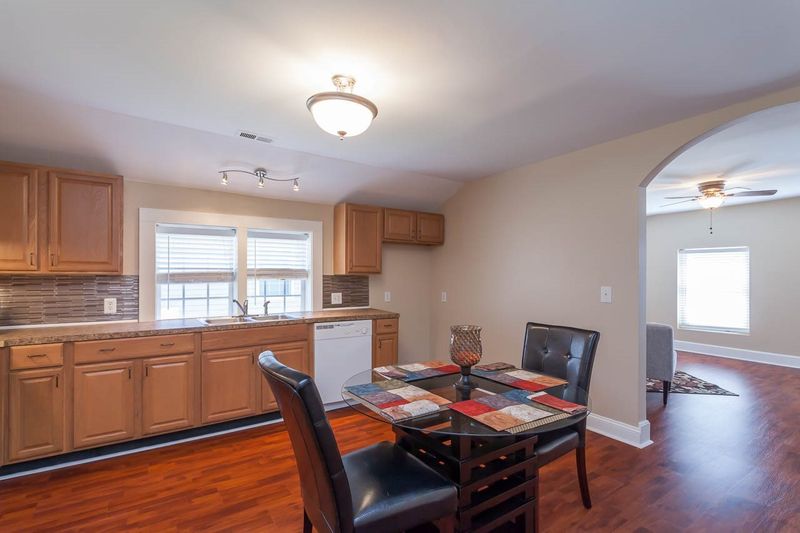 206 W Barbee St, Zebulon, NC 27597