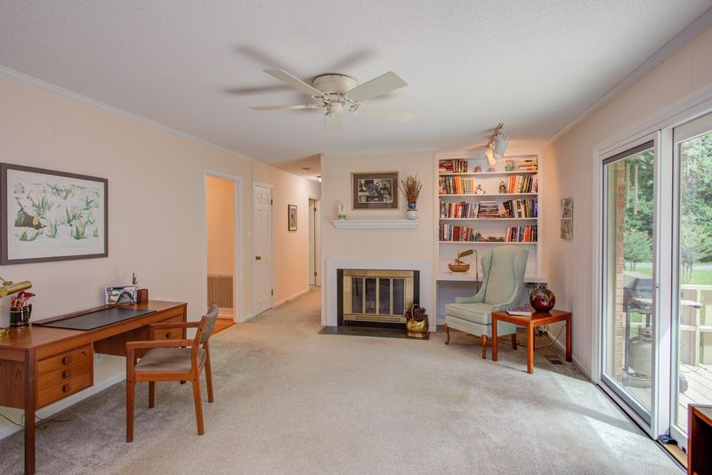 206 Barington Hills Rd, Chapel Hill, NC 27516