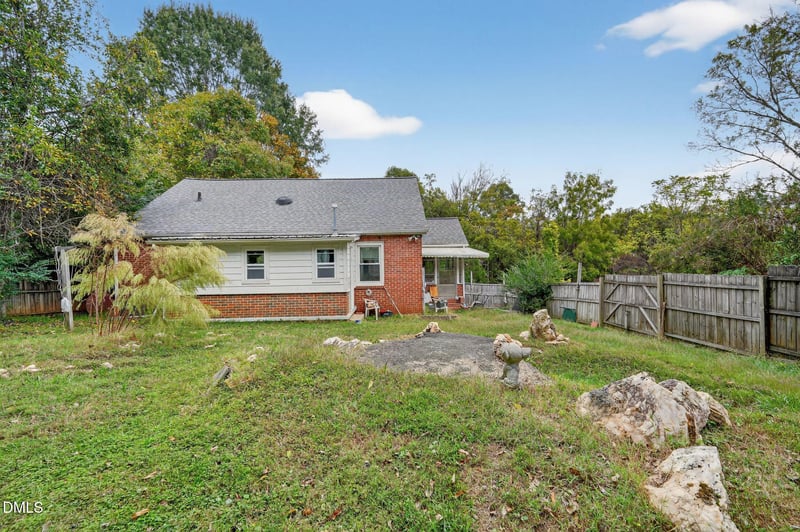 206 Bellvue St, Hillsborough, NC 27278