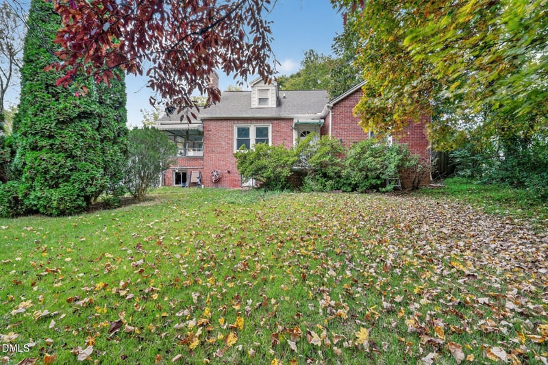 206 Bellvue St, Hillsborough, NC 27278