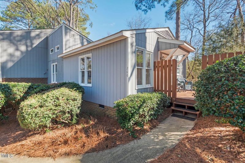 206 Carmichael Ct, Cary, NC 27511