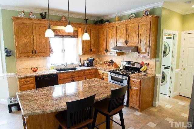 206 Cobblestone Dr, Chapel Hill, NC 27516