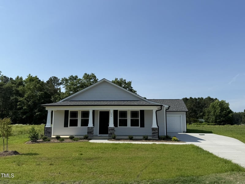 206 Coharie Dr, Lillington, NC 27546