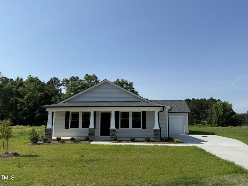 206 Coharie Dr, Lillington, NC 27546