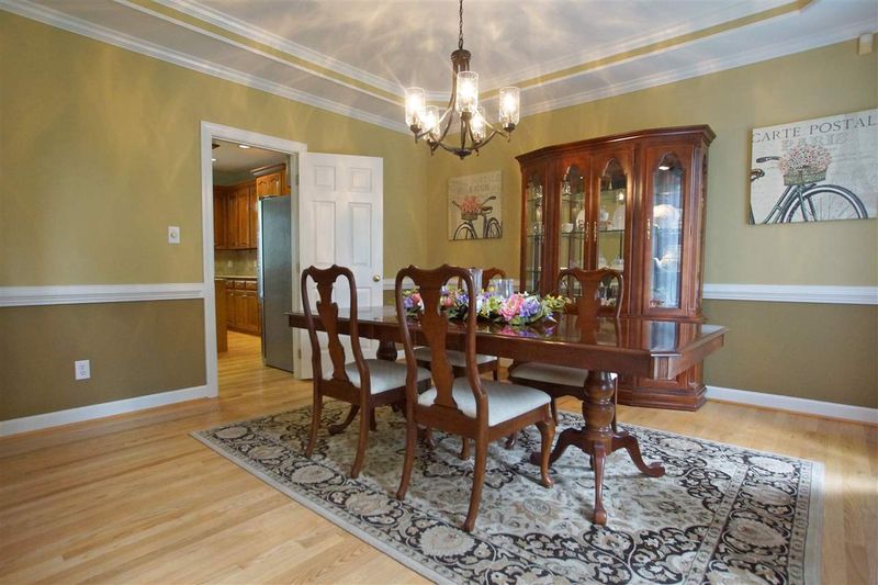 206 Cranborne Ln, Cary, NC 27519