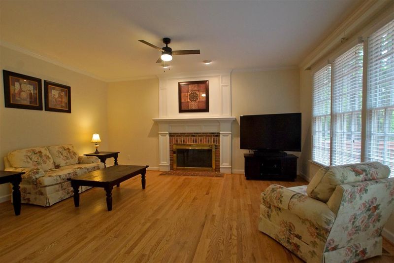 206 Cranborne Ln, Cary, NC 27519