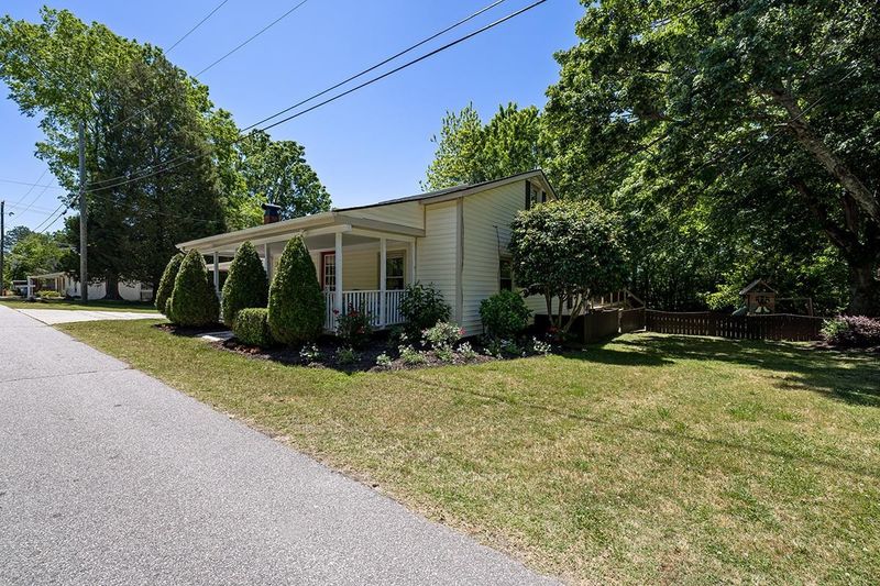 206 Culvert St, Apex, NC 27502