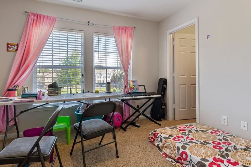 206 Duck Mill Cir, Cary, NC 27519