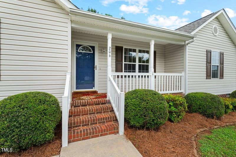 206 Edward Ct, Mebane, NC 27302