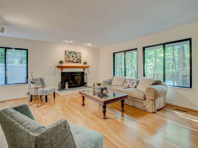 206 Forbush Mountain Dr, Chapel Hill, NC 27514