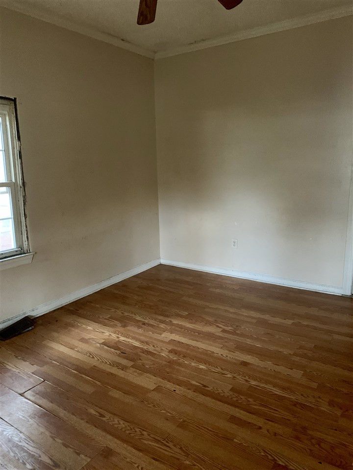 206 W Hill St, Benson, NC 27504
