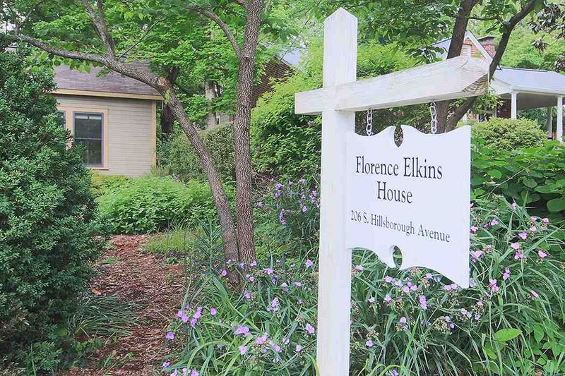 206 S Hillsborough Ave, Hillsborough, NC 27278