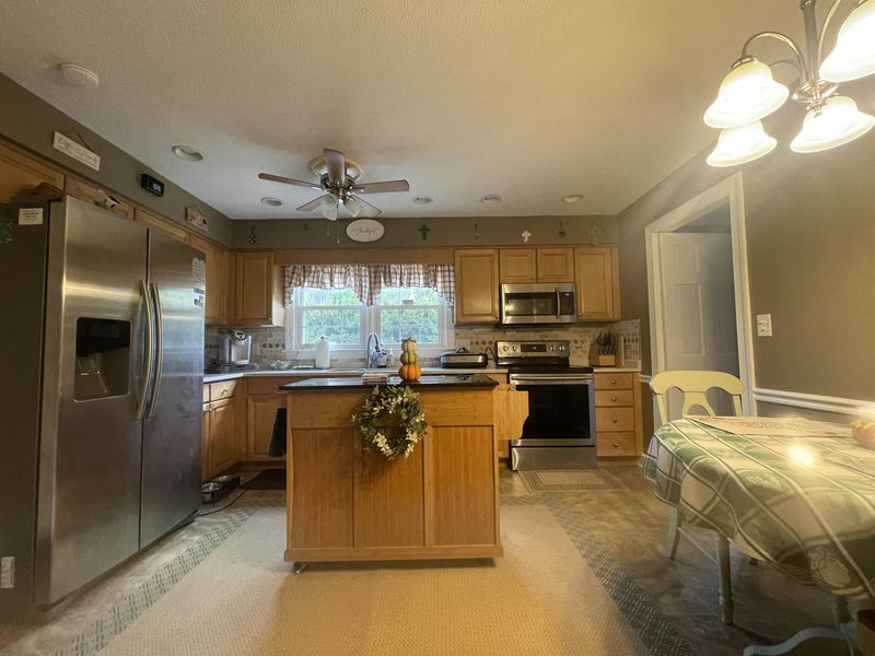 206 W Holding St, Smithfield, NC 27577