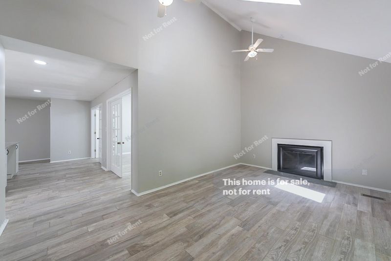 206 Holly Ridge Rd, Chapel Hill, NC 27516