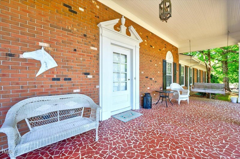206 Kittys Ln, Erwin, NC 28339