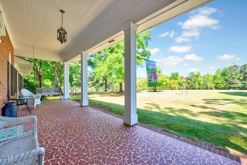 206 Kittys Ln, Erwin, NC 28339