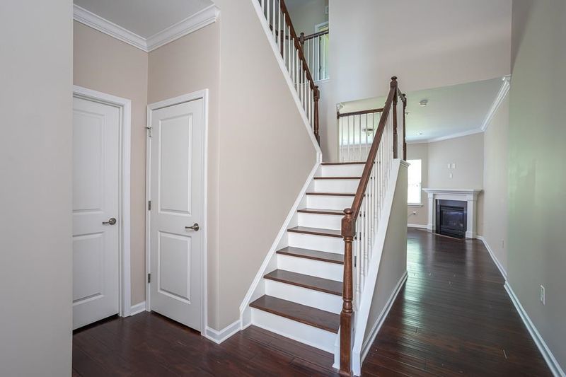 206 Kylemore Cir, Cary, NC 27513