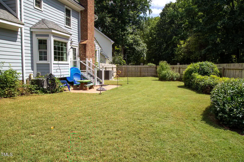 206 Leeward Ct, Cary, NC 27511