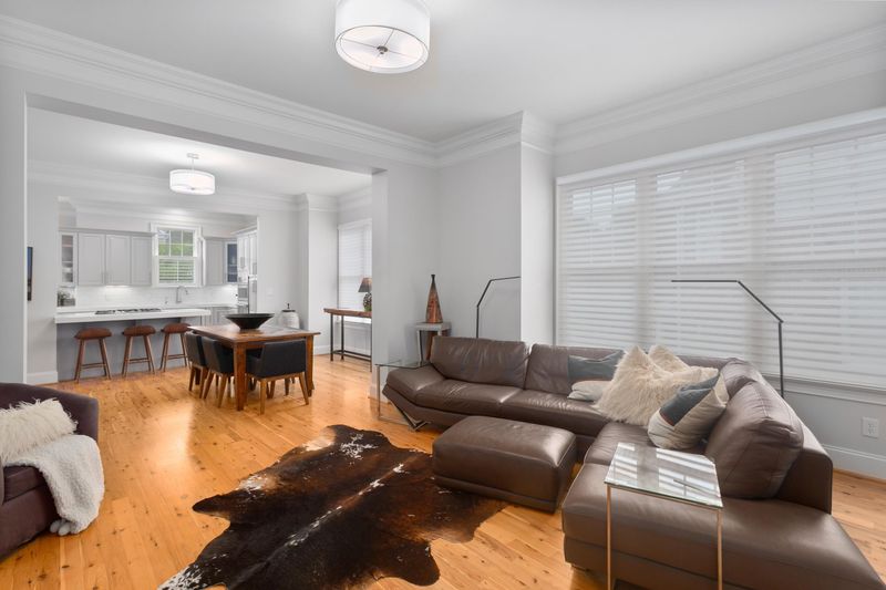 206 Lions Gate Dr, Cary, NC 27518