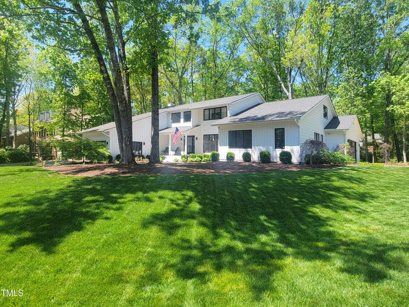 206 Lochside Dr, Cary, NC 27518
