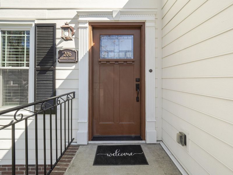 206 Maumee Ct, Cary, NC 27513