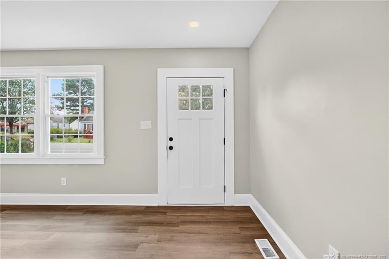 206 Oakland Dr, Fayetteville, NC 28301