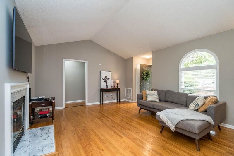 206 Oscar Ln, Cary, NC 27513