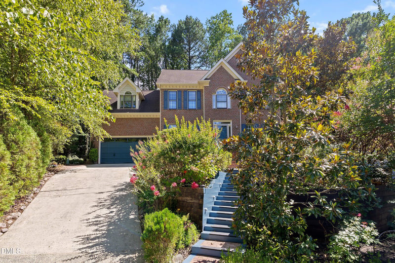 206 Park Valley Ln, Cary, NC 27519