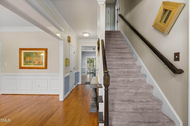 206 Park Valley Ln, Cary, NC 27519