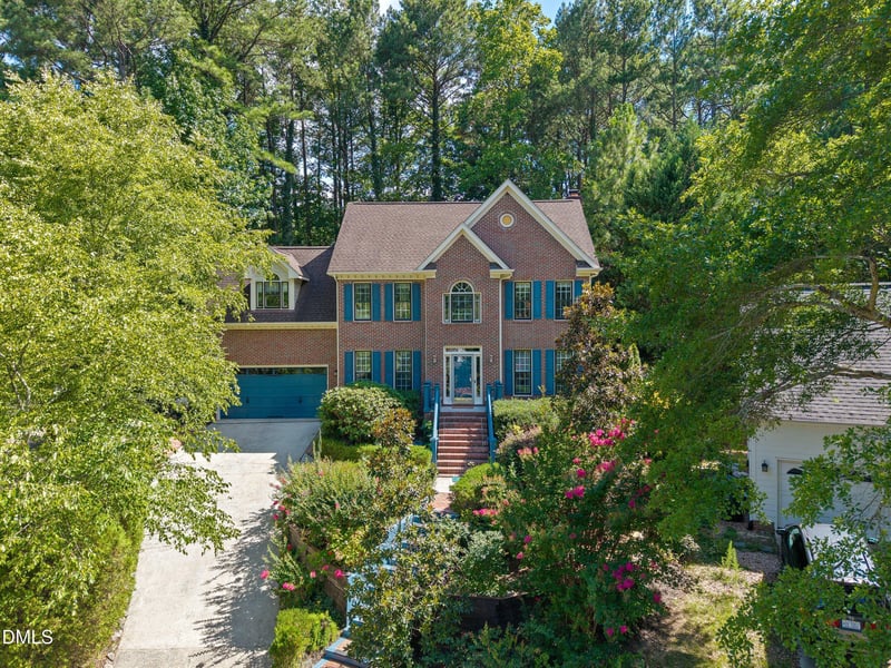 206 Park Valley Ln, Cary, NC 27519
