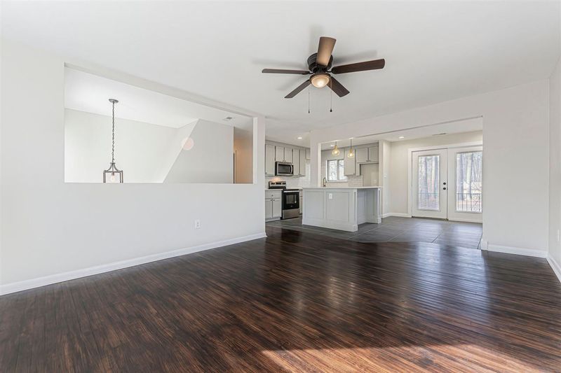 206 Pineland Ave, Clayton, NC 27520