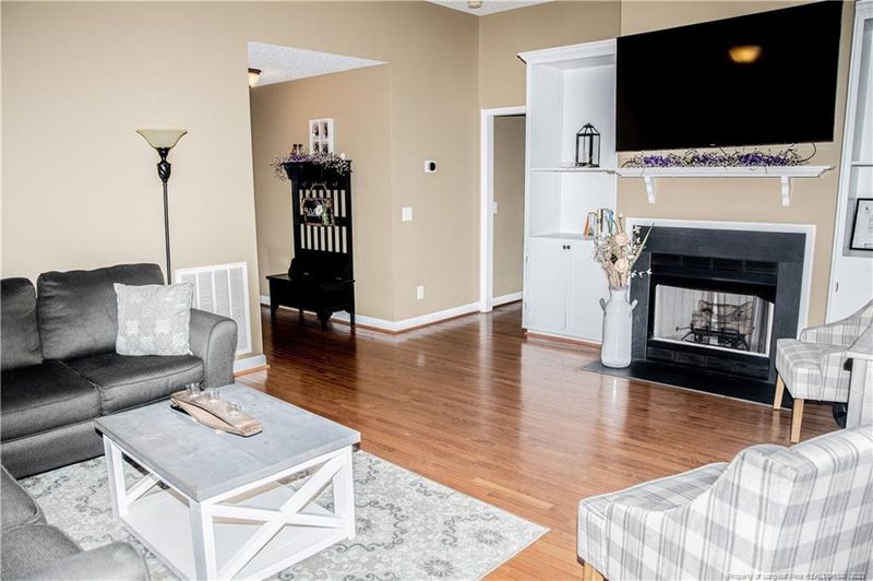 206 Pineridge Cv, Sanford, NC 27332