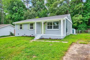 206 Plaza Dr, Garner, NC 27529