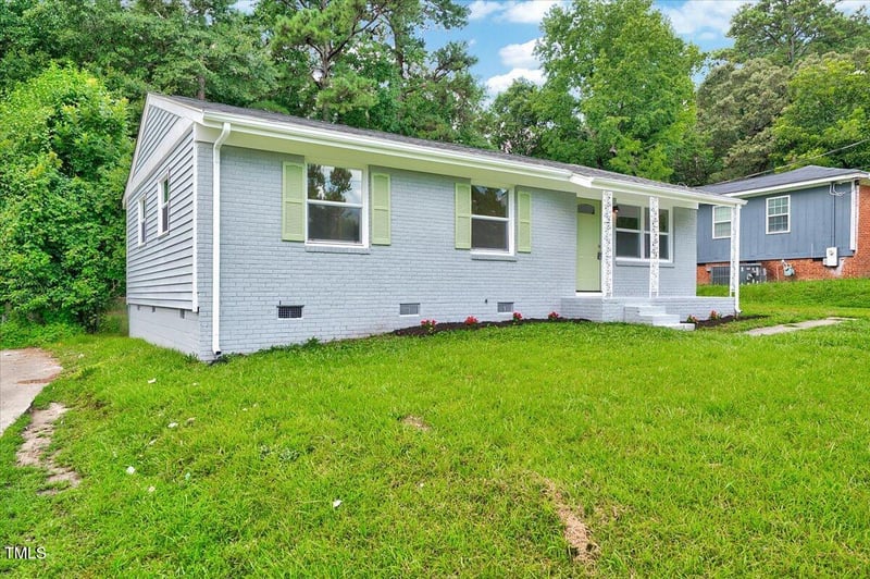 206 Plaza Dr, Garner, NC 27529