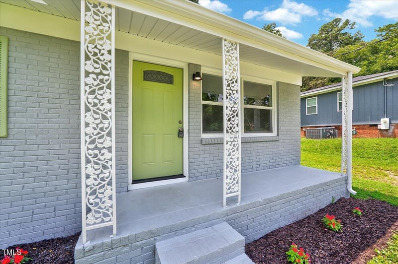 206 Plaza Dr, Garner, NC 27529