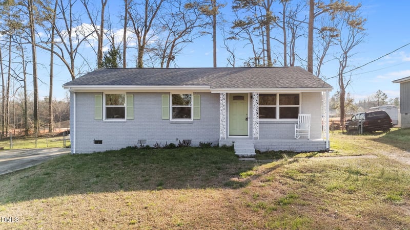206 Plaza Dr, Garner, NC 27529
