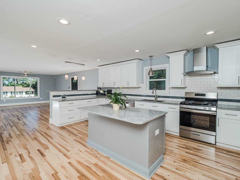 206 Quail Dr, Raleigh, NC 27604
