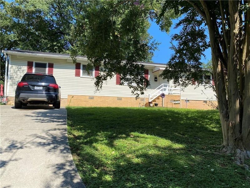 206 Seventh St, Burlington, NC 27215