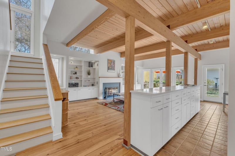206 Spring Ln, Chapel Hill, NC 27514